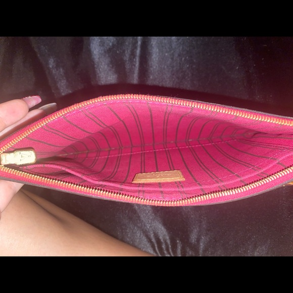 Authentic Louis Vuitton - Picture 4 of 6